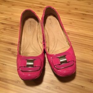 Naturalizer pink patten leather flats